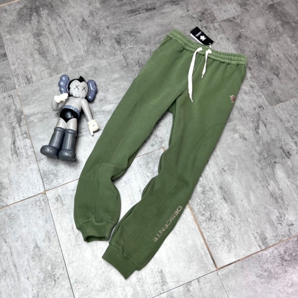 Descente nano velvet black technology windproof sweatpants - Picture 2 of 4